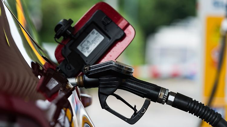 Der falsche Treibstoff kann massive Schäden am Motor verursachen. Um das Schlimmste zu verhindern, sollte der Motor danach auf keinen Fall angeschaltet werden.