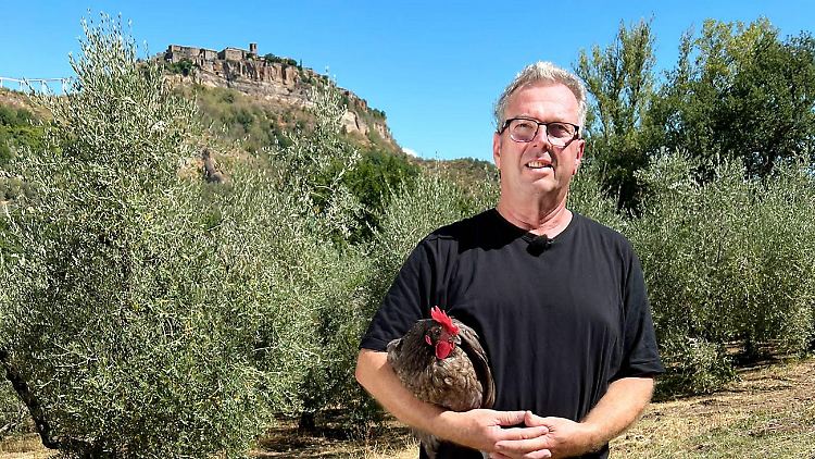 Jetzt startet auch für Olivenbauer Karl-Heinz das große Liebesabenteuer.
