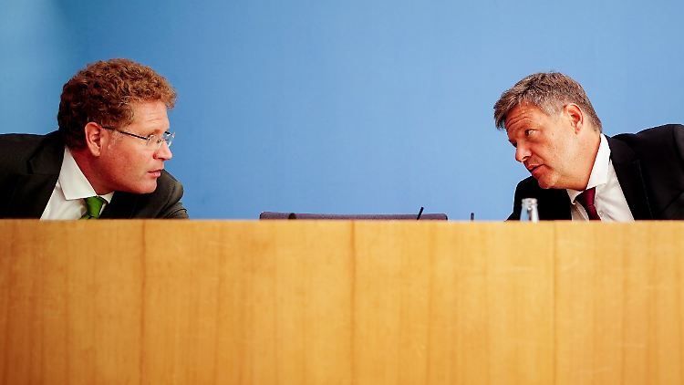 Der Wirtschaftsausschuss soll die Verstrickungen zwischen Staatssekretär Graichen und Wirtschaftsminister Habeck aufklären, fordert die Union.