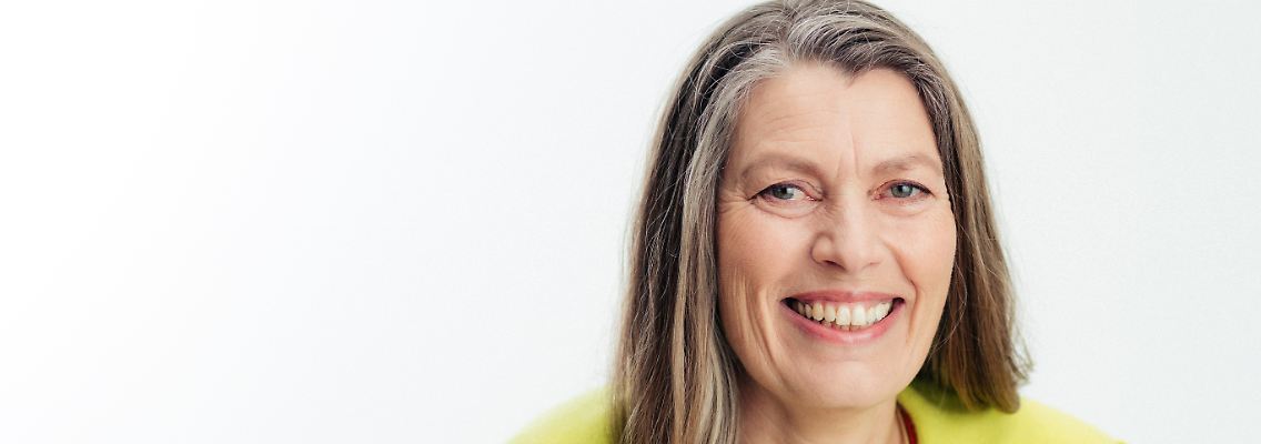 Jutta Heller ist Expertin für Resilienz und begleitet Unternehmen, Teams und Privatpersonen.