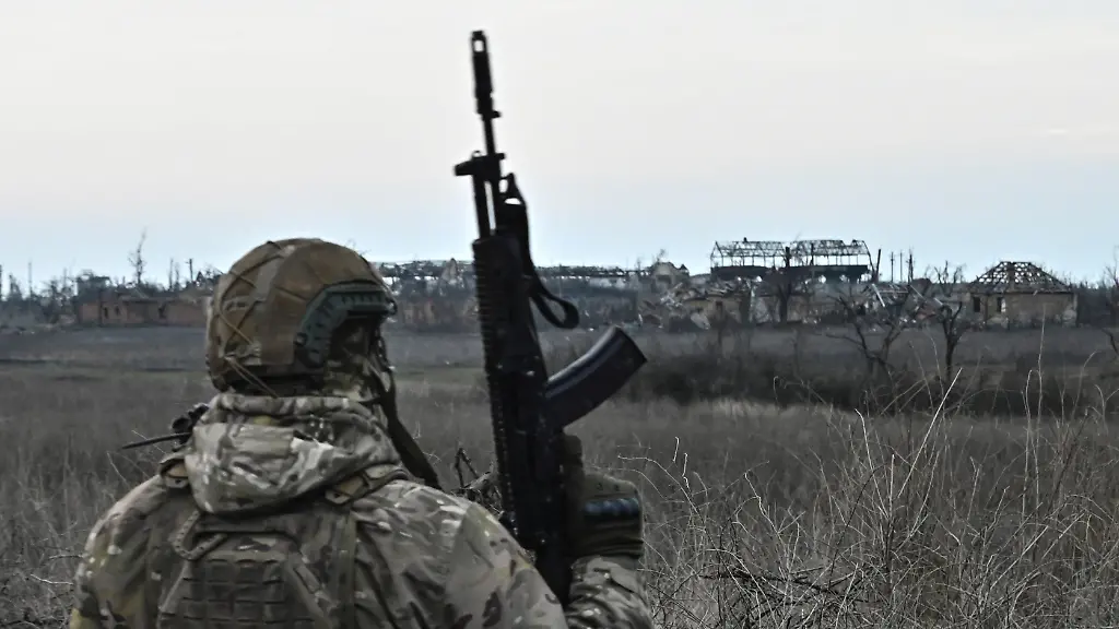 2024-02-21T142322Z-104151707-RC2S66A1WW4G-RTRMADP-3-UKRAINE-CRISIS-SOUTH-FRONTLINE