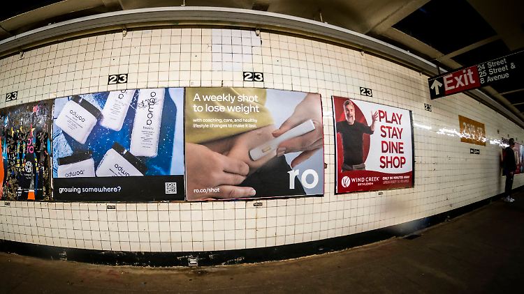 Auch Normalgewichtige in den USA greifen zu dem Mittel: Wegovy-Werbung in New York.