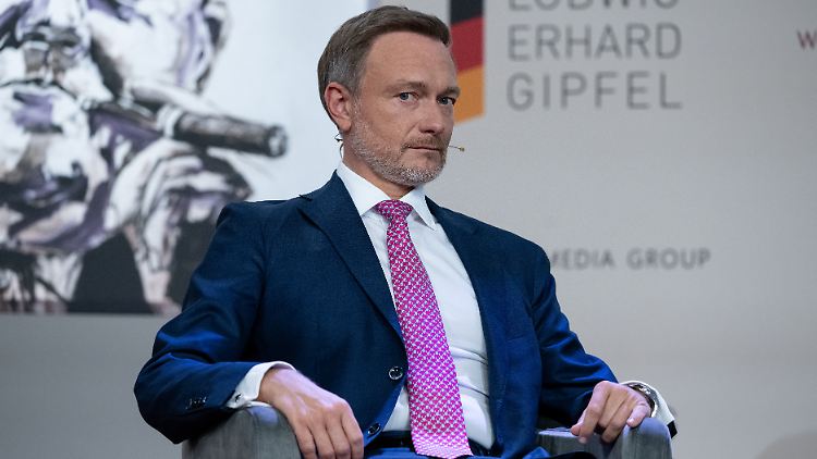 Auf Nachfrage benutzte Lindner zur Präzisierung das Wort "Zaun".
