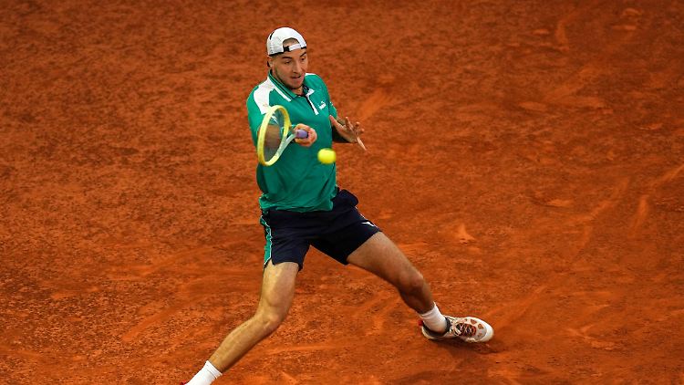 Setzte sich mit 7:6 (7:5), 5:7, 6:3 gegen den Griechen Stefanos Tsitsipas durch: Jan-Lennard Struff.