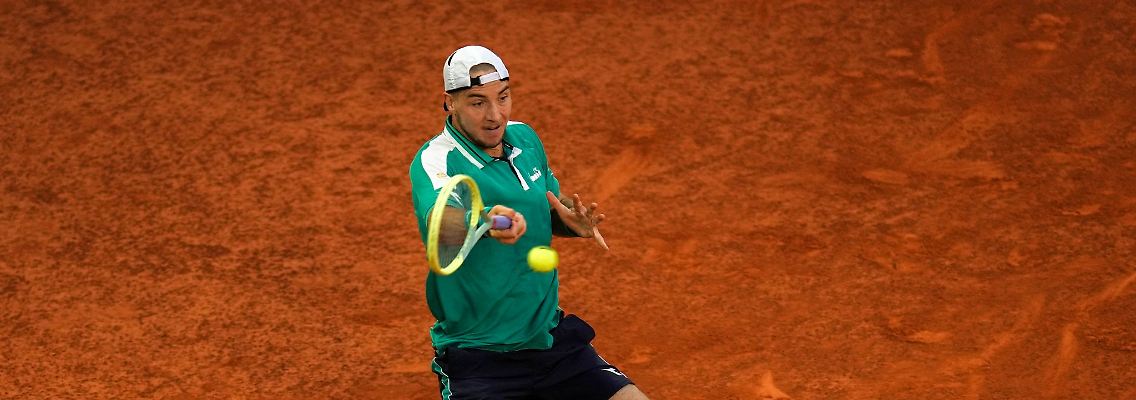Setzte sich mit 7:6 (7:5), 5:7, 6:3 gegen den Griechen Stefanos Tsitsipas durch: Jan-Lennard Struff.
