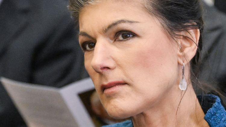 Der ukrainische Präsident Selenskyj müsse alles für einen Kompromissfrieden tun, findet Sahra Wagenknecht. 