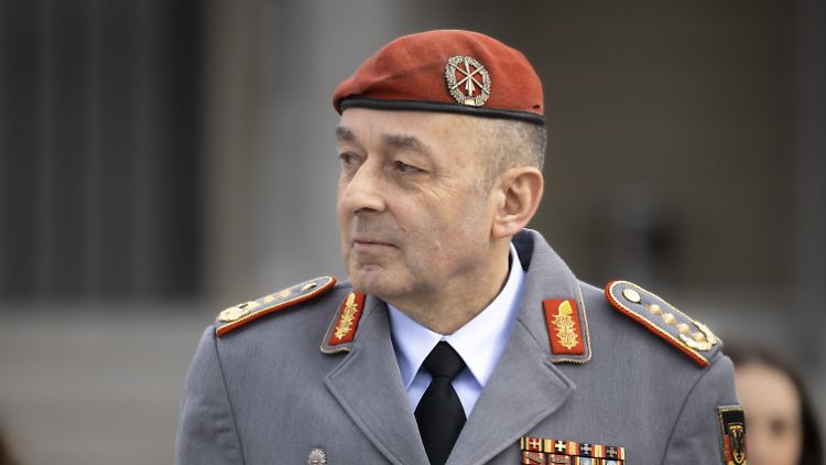 Deutschlands oberster Militär sichert der Ukraine weitere Rüstungslieferungen zu. 