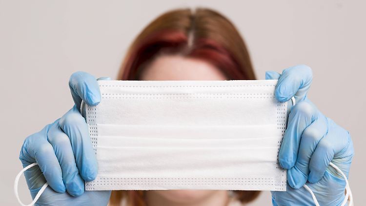 Masken, Impfstoffe, Abstandhalten: Die Welt wird mit dem Corona-Virus inzwischen fertig, meint diie WHO.