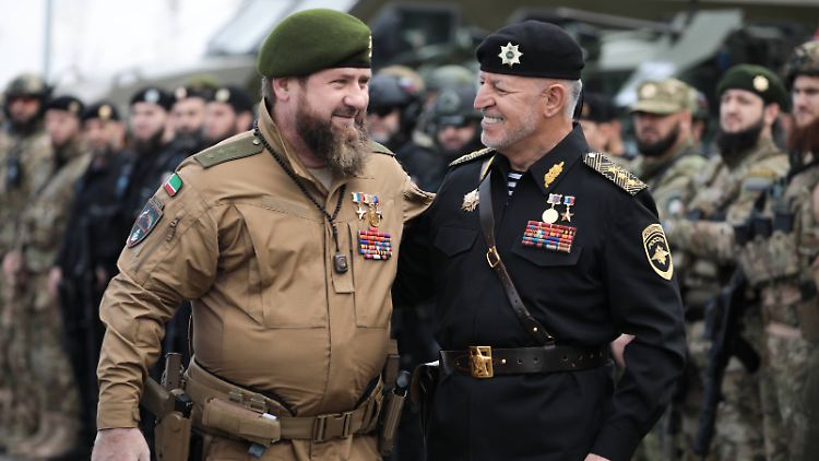 Russland setzt gegen die Ukraine auch Einheiten aus Tschetschenien ein. Sie gehören formal zu Polizei und Nationalgarde, folgen aber faktisch Kadyrows Kommando.