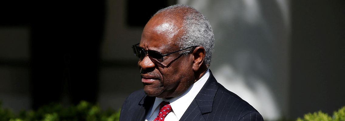 2023-04-10T210208Z_1403543094_RC2WB0AO64XR_RTRMADP_3_USA-COURT-JUSTICE-THOMAS.JPG