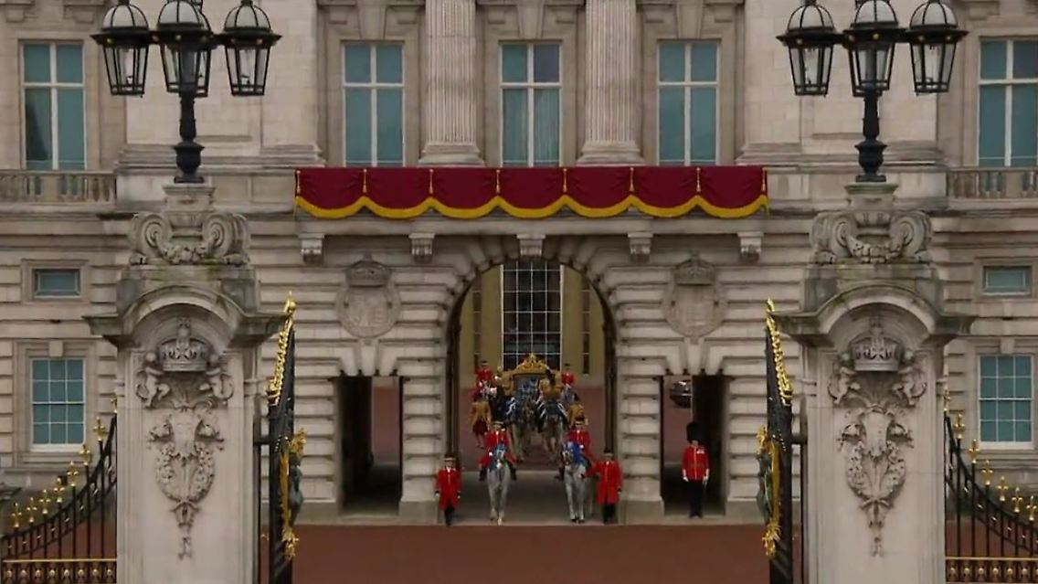 RoyalCoach.JPG