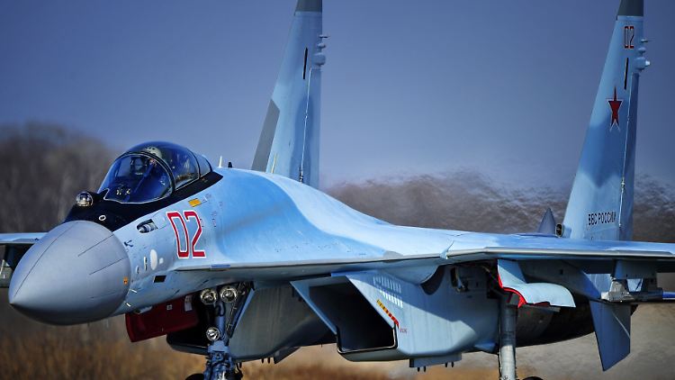 Ein russischer Kampfjet vom Typ Su-35 (Archivbild).