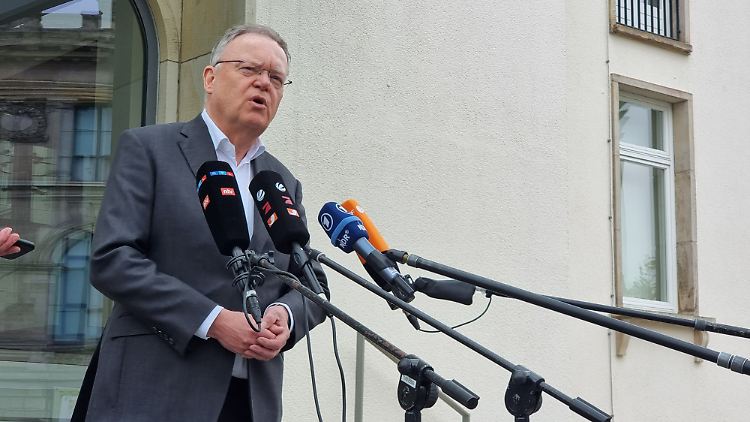 Niedersachsens Ministerpräsident Stephan Weil fordert mehr Geld für die Unterbringung von Flüchtlingen.