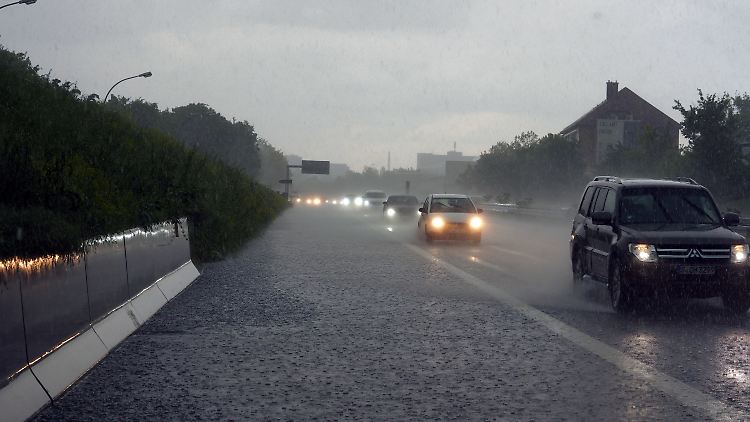 Autofahren war zeitweise in Baden-Württemberg, wie hier gestern Abend in Stuttgart, eine echte Herausforderung.