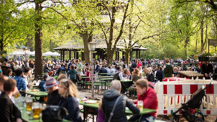 Sommer, Sonne, Bierlaune ... die Preise in vielen Biergärten dürften ein Stimmungskiller werden.