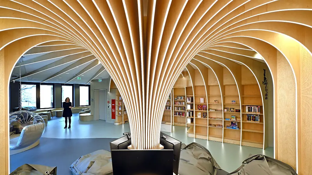 Die-Jugendbibliothek-im-Neubau-fuer-die-Ernst-Abbe-Buecherei-und-den-Buergerservice-am-Tag-der-Eroeffnung