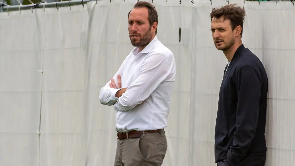 Geschaeftsfuehrer-Michael-Stroell-l-und-Christoph-Janker-Leiter-Lizenzspielerabteilung