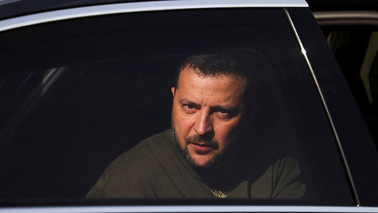 Wolodymyr Selenskyj will künftig nicht mehr wie Russland am 9. Mai der deutschen Kapitulation gedenken, sondern gemeinsam mit der "freien Welt" am 8. Mai.