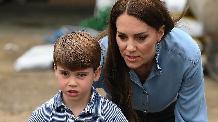 Immer auch ein beliebtes Motiv der Fotografen: Prinz Louis, hier mit seiner Mutter Kate.