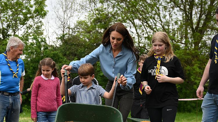 Herzogin Kate und Prinz Louis machen sich gern die Hände schmutzig.