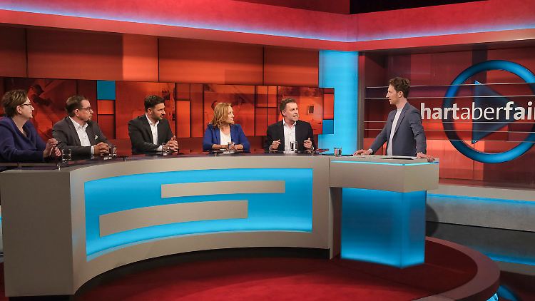 "Wer ist schuld an der Wohnungsnot?", fragt Louis Klamroth seine Gäste.