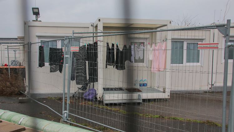 Temporäre Flüchtlingsunterkunft in Berlin. Die Länder fordern vom Bund Pro-Kopf-Pauschalen für die Unterbringung und Versorgung von Geflüchteten.