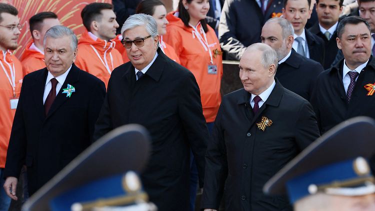 Wladimir Putin auf dem Roten Platz in Moskau. 