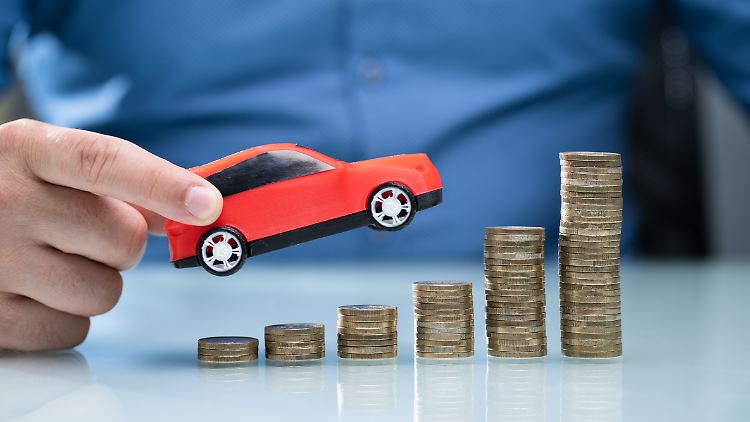 An Privatkunden vergaben die Institute - zum Beispiel zur Finanzierung von Autos - den Angaben zufolge im vergangenen Jahr neue Kredite im Gesamtvolumen von 56,6 Milliarden Euro.