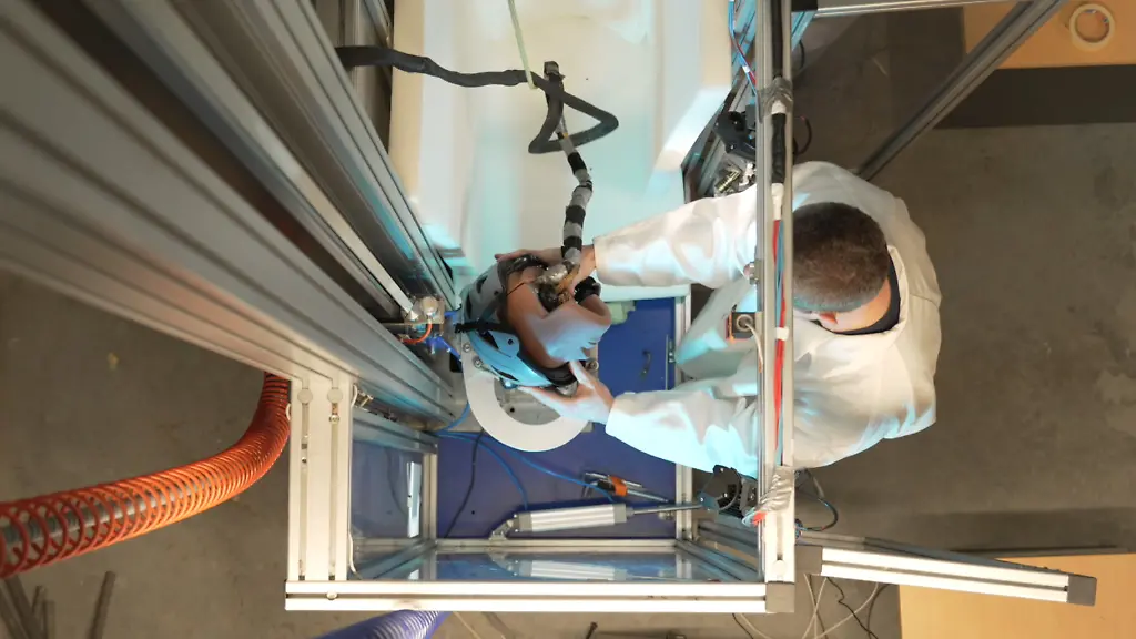 adac-ev-tests-helmtest-fallpruefung-download2