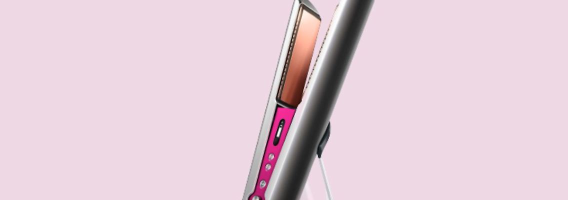 Für 333 Euro im Angebot: Der Haarglätter Dyson Corrale in Nickel/Fuchsia bei MediaMarkt.
