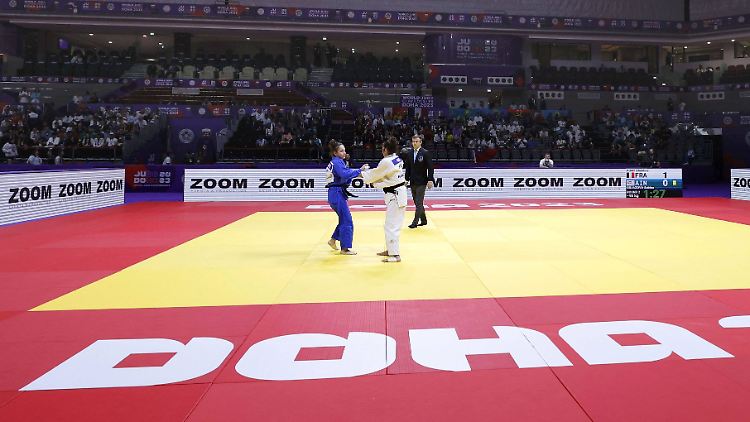 Russische Judoka dürfen nur als "neutrale" Athleten bei der WM in Katar starten.