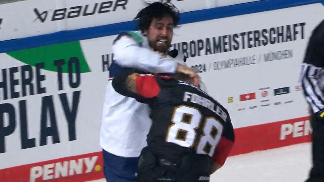 Faustkampf_Eishockey.JPG