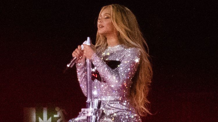 Hält mit 32 Auszeichnungen den Rekord für die meisten Grammy-Awards: Beyoncé Knowles.