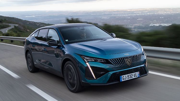 Peugeot vermischt beim 408 unterschiedliche Fahrzeugkonzepte.