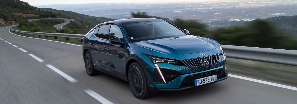 PEUGEOT_408_7.jpg