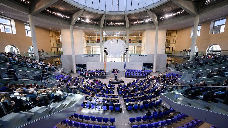 Einst gehörte auch der Reichstag zu den Wurzeln allen Übels für das deutsche Judentum. Mittlerweile reicht man sich hier die Hände.