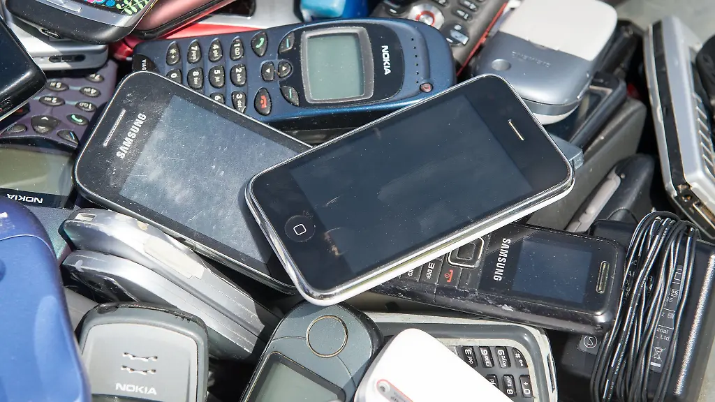 Die-bisherigen-Recyclingmassnahmen-kommen-kaum-gegen-die-Ueberproduktion-von-elektronischen-Geraeten-an