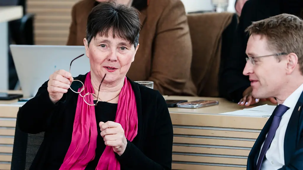 Monika-Heinold-l-Buendnis-90-Die-Gruenen-Finanzministerin-und-Daniel-Guenther-CDU-Ministerpraesident-sind-im-Gespraech