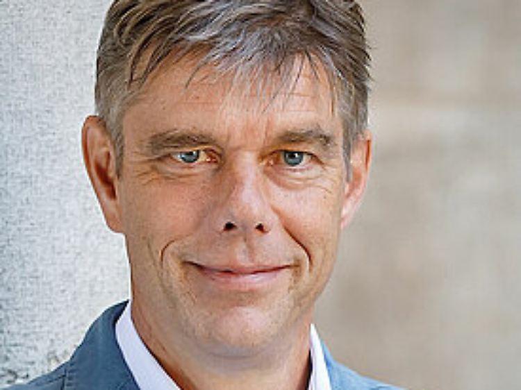 Philipp Ther lehrt am Institut für Osteuropäische Geschichte der Universität Wien. Er ist zudem Leiter des dortigen Forschungszentrums für die Geschichte von Transformationen.