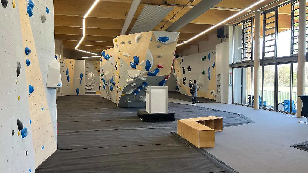 Die-neue-Boulder-Halle-im-DAV-Kletterzentrum-Muenchen-Thalkirchen-wird-bei-einer-Pressekonferenz-vorgestellt