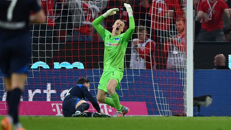 Hertha-Keeper Christensen konnte einem fast Leid tun.