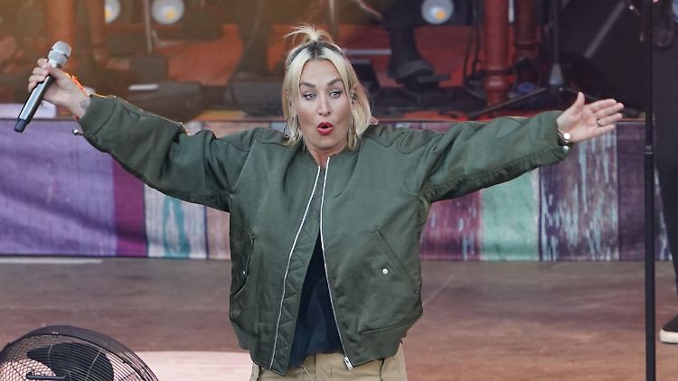 Die Beine funktionieren wieder, die Stimme sowieso: Sarah Connor in Bad Segeberg.