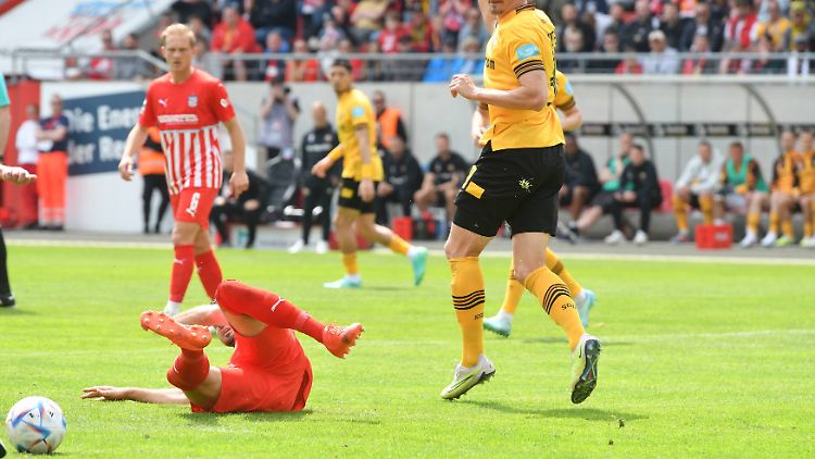 Zwickau muss in der kommenden Saison wieder in der Regionalliga Nordost antreten.