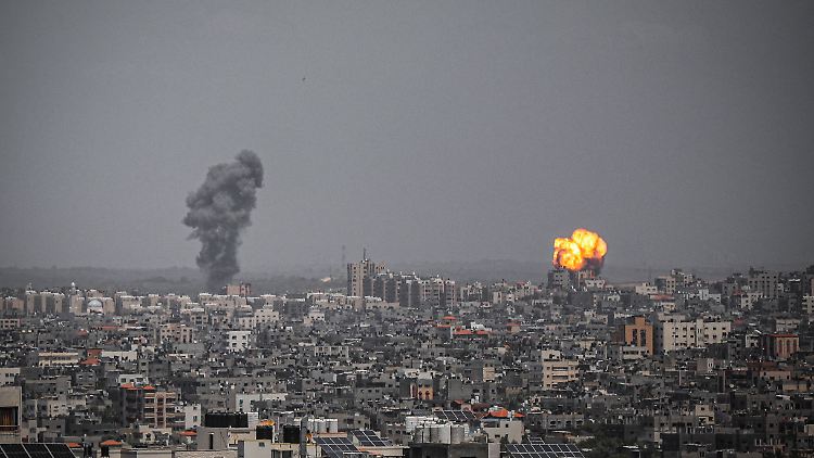 Rauchwolken über der Stadt Gaza