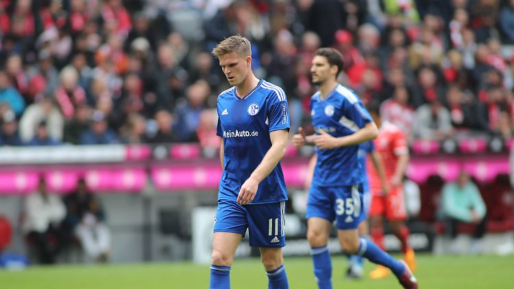 Der formstarke Schalker Marius Bülter ist gegen Eintracht Frankfurt gesperrt.