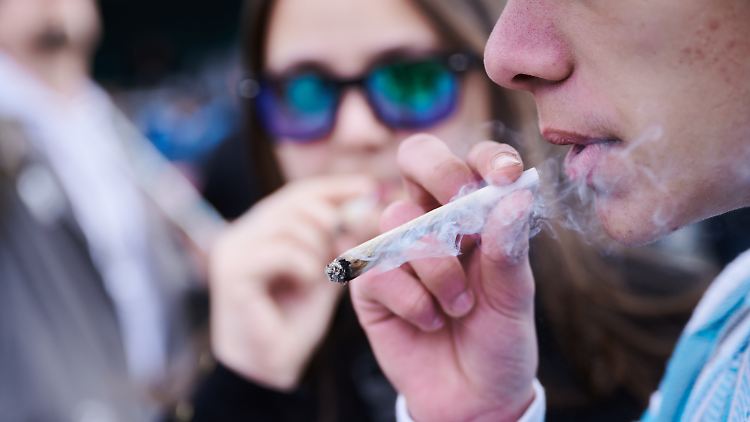 Die Studie zeigt, dass 15 Prozent aller Schizophrenien bei Männern ohne Cannabiskonsumstörungen hätten vermieden werden können.