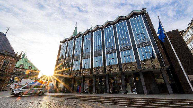 Bremen wird bislang von SPD, Grünen und Linken regiert. Ob diese Koalition weiter bestehen bleibt, zeigt sich heute Abend.
