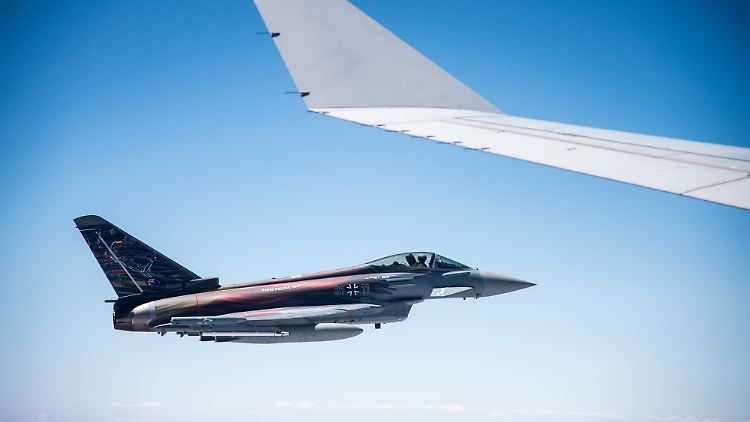 Zwei Kampfflugzeuge des Typs Eurofighter, hier ein Archivbild, begleiteten die Maschine mit dem ukrainischen Präsidenten an Bord.