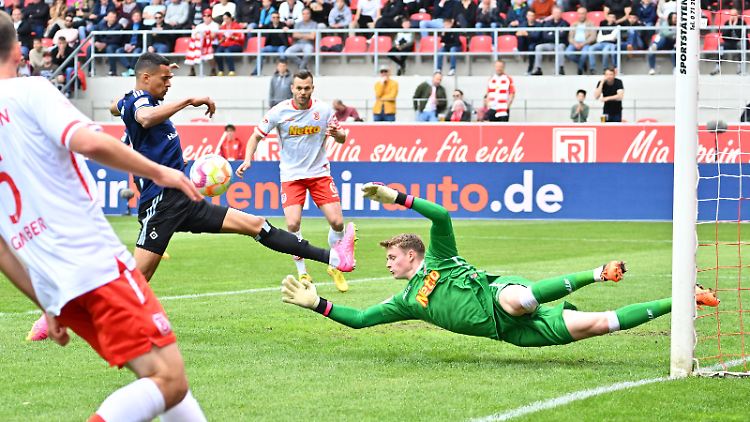 Hamburgs Glatzel traf früh zum 1:0.