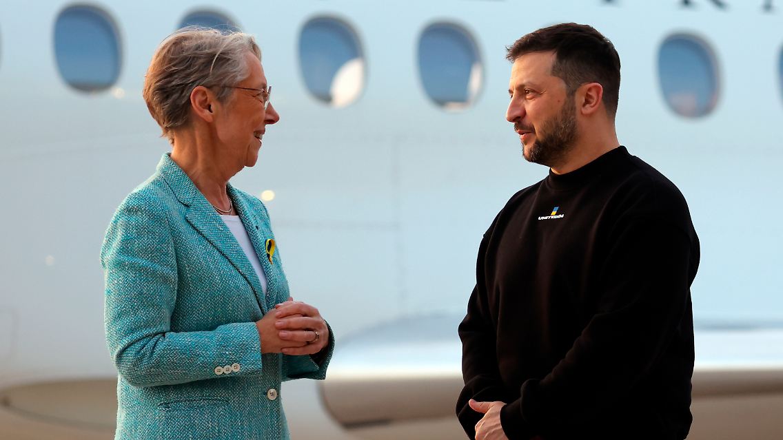 Frankreichs Premierministerin Borne und der ukrainische Präsident Selenskyj.